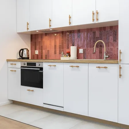 Apartment Oscar, A4 *