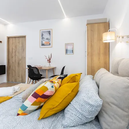 Oscar, A4 Apartmán